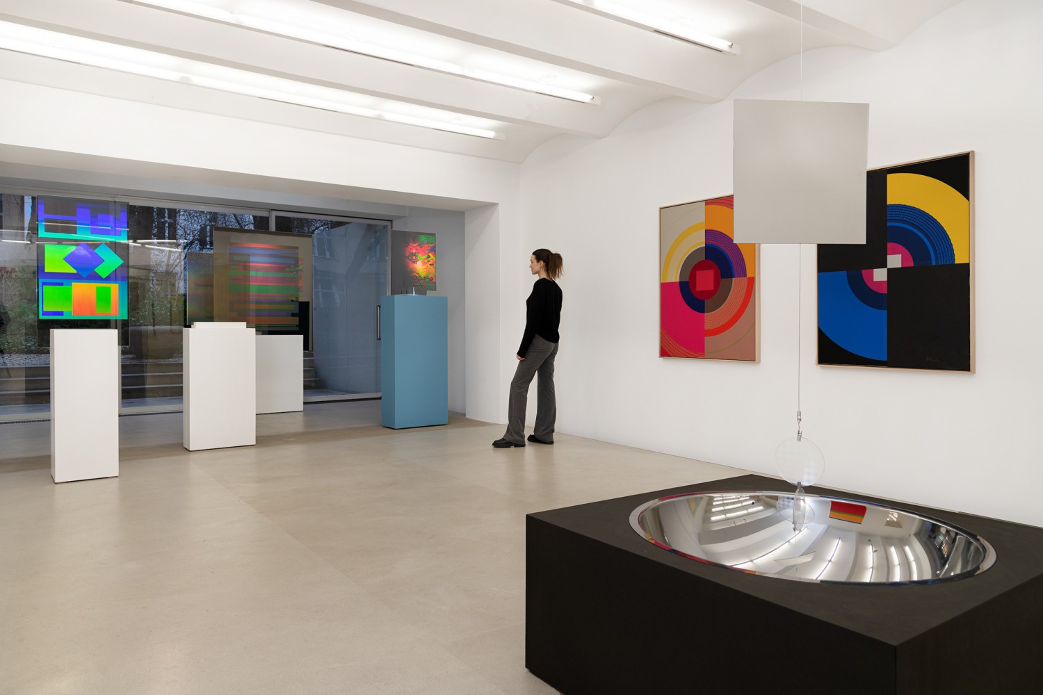 Hologramme und "Rotationen" in Dieter Jungs Ausstellung The Light Behind in der Galerie Kornfeld Berlin